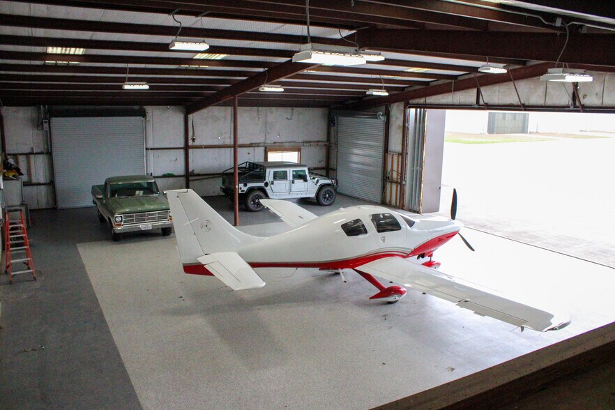 More Photos Of 28120 Boerne Stage Rd, Boerne Airplane Hangar For Sale