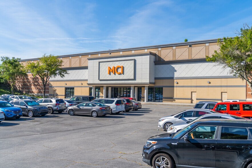 More Photos Of 14045 Abercorn St, Savannah General Retail For Sale