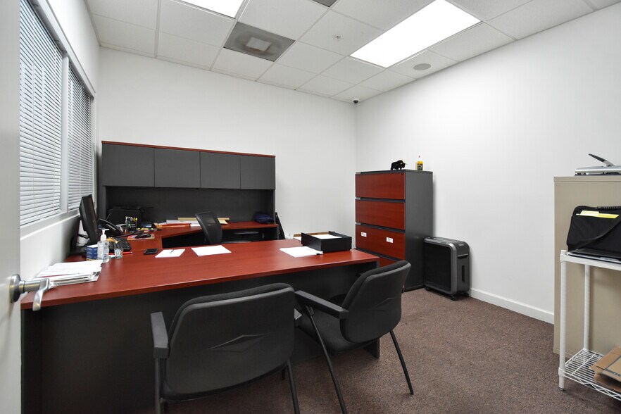 More Photos Of 3301-3389 NW 97th Ave, Miami Warehouse For Sale