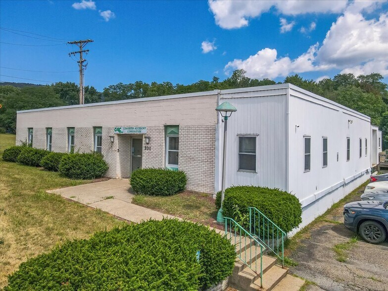 More Photos Of 201 Alpha Rd, Wind Gap Warehouse For Sale