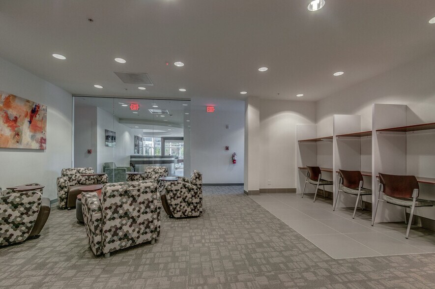 More Photos Of 4235 Hillsboro Pike, Nashville Office For Sale