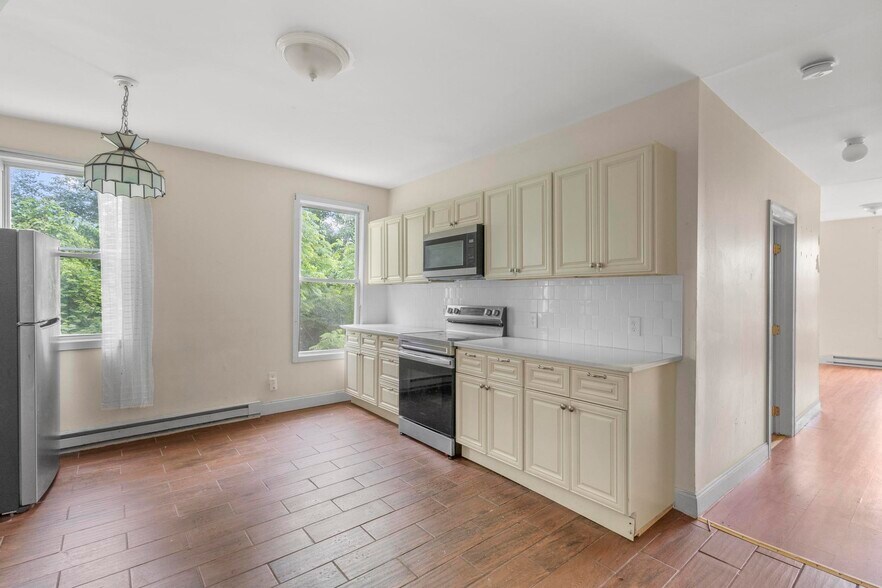 More Photos Of 343-357 W Main St, Waterbury Apartments For Sale