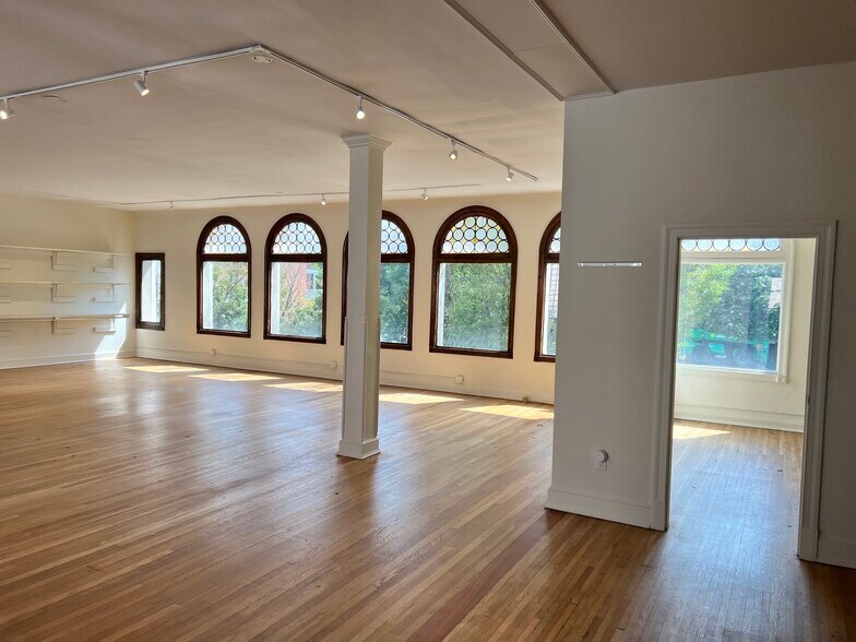 More Photos Of 4-10 E Grace St, Richmond Storefront Retail Office For Lease