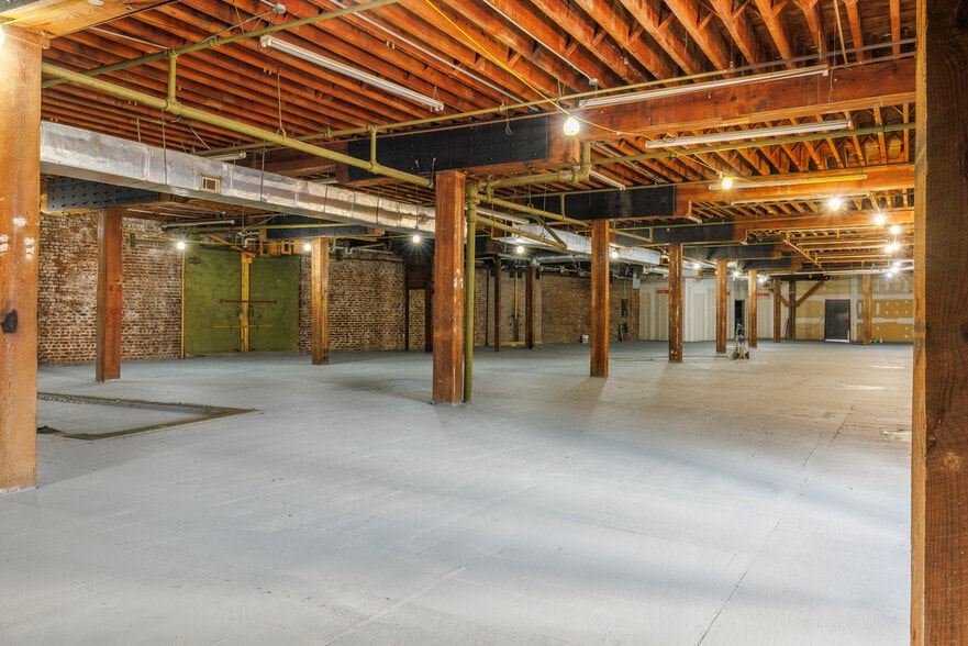More Photos Of 314 Williamson St, Savannah Freestanding For Lease