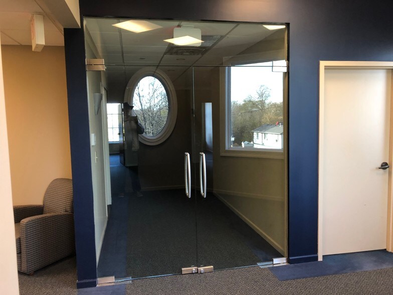 More Photos Of 480 Center St, Grayslake Bank For Lease