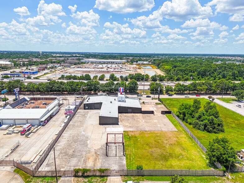 More Photos Of 14908 N I-45, Houston Industrial For Lease
