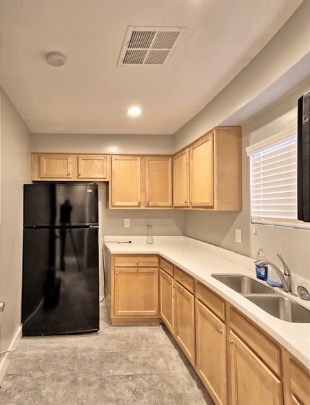 More Photos Of 131 W University Dr, Mesa Office Residential For Lease