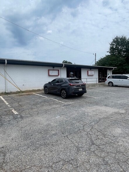 More Photos Of 151 John B White Sr Blvd, Spartanburg Storefront Retail Office For Lease