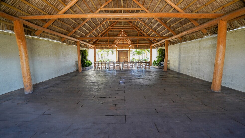 More Photos Of 1001 Manatee Ave, Bradenton Storefront Retail Office For Sale