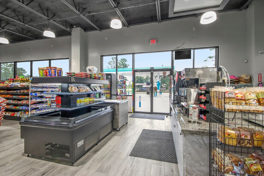 More Photos Of 7434 TX-35, Alvin General Retail For Sale