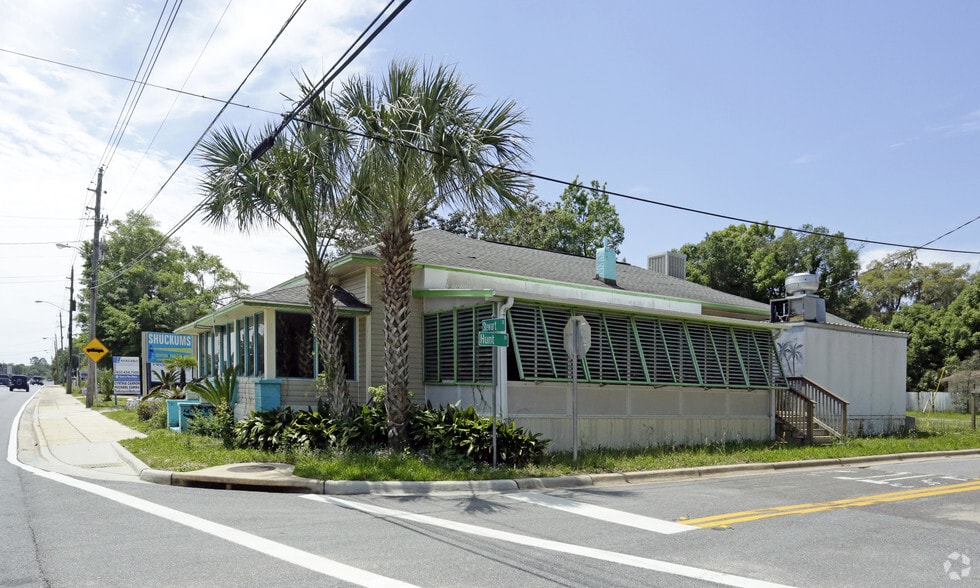 More Photos Of 5365 Stewart St, Milton Freestanding For Sale