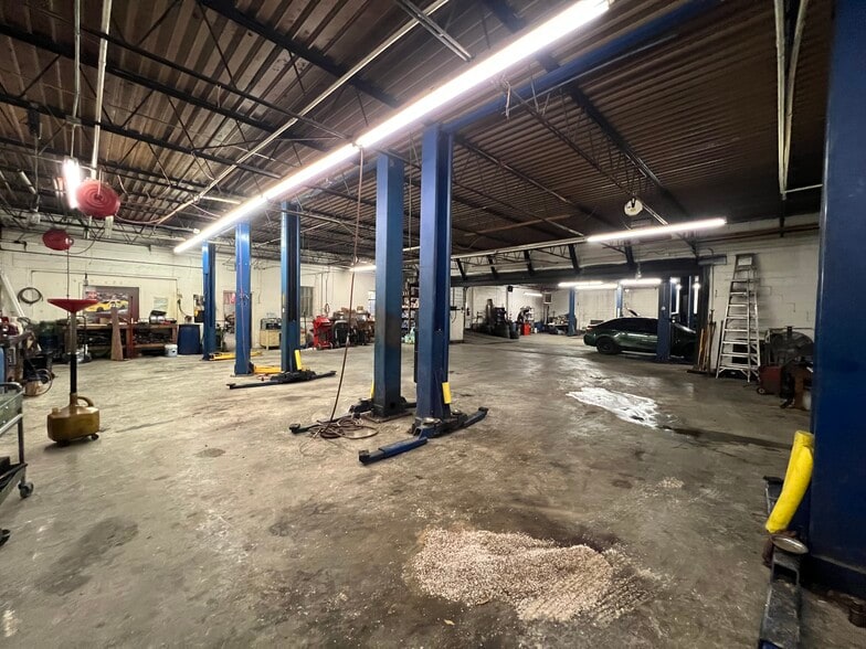 More Photos Of 1618 Dekalb Ave, Atlanta Auto Repair For Sale