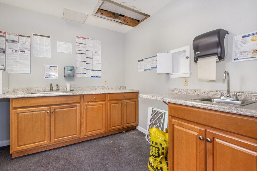 More Photos Of 13 Stillwater Rd, Blairstown Office For Sale
