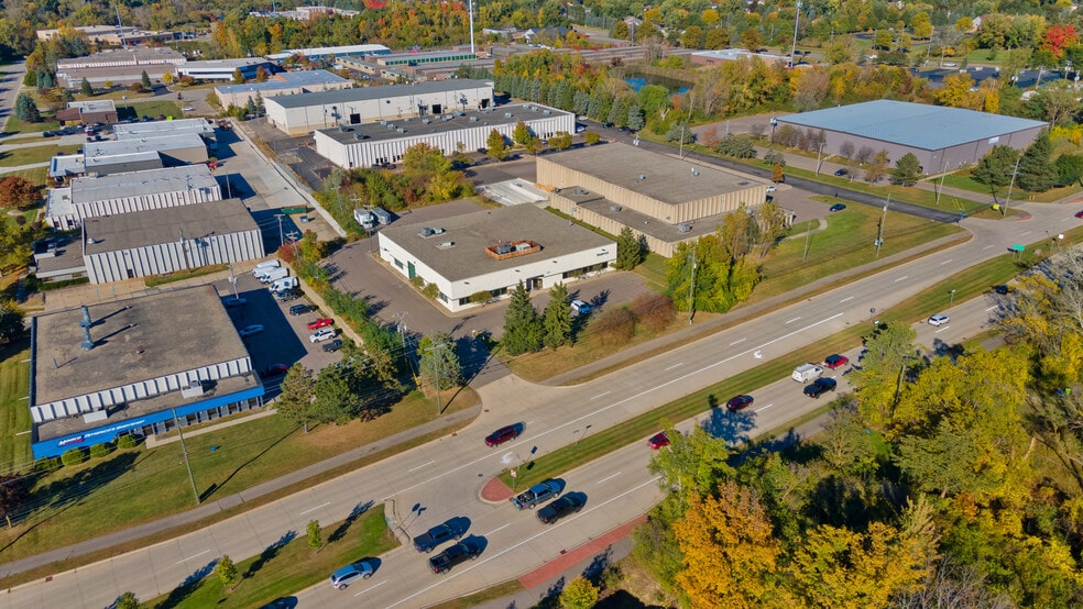More Photos Of 1250 W Hamlin Rd, Rochester Hills Warehouse For Sale
