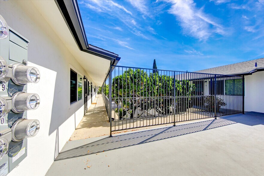 More Photos Of 7025 Boulevard Dr, La Mesa Apartments For Sale