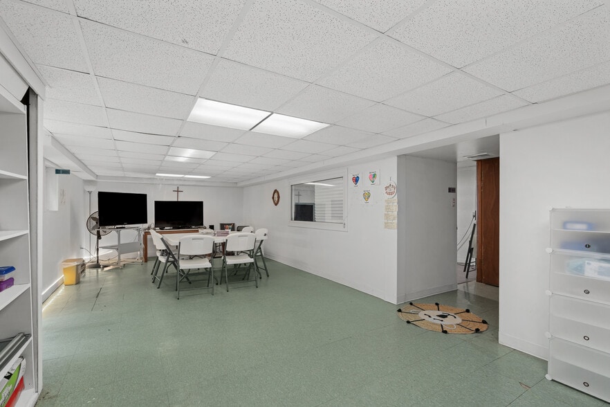 More Photos Of 1424 S 55th St, Kansas City Religious Facility For Sale