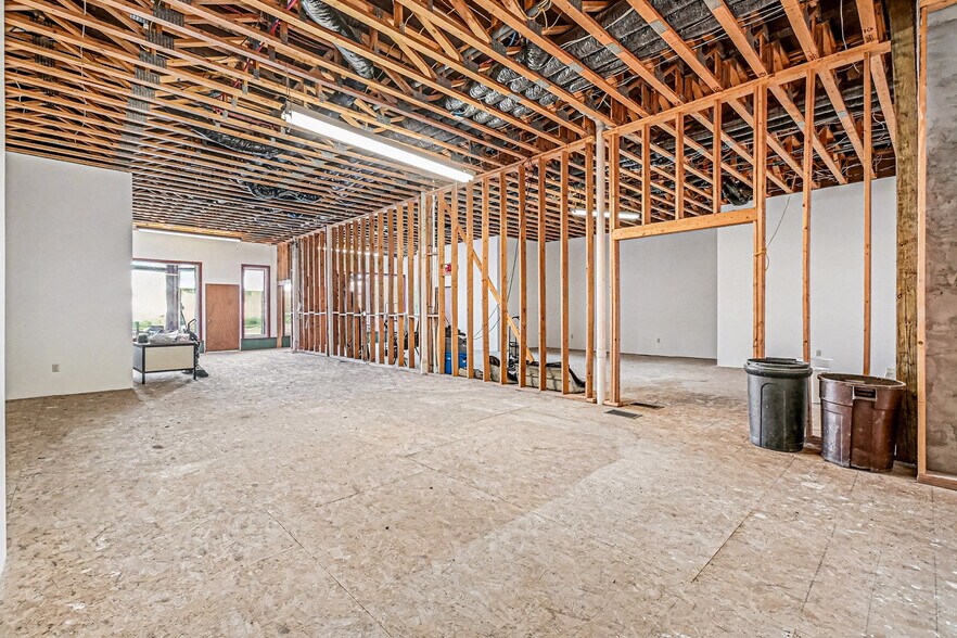 More Photos Of 418 E Coolbaugh St, Red Oak Storefront Retail Residential For Sale