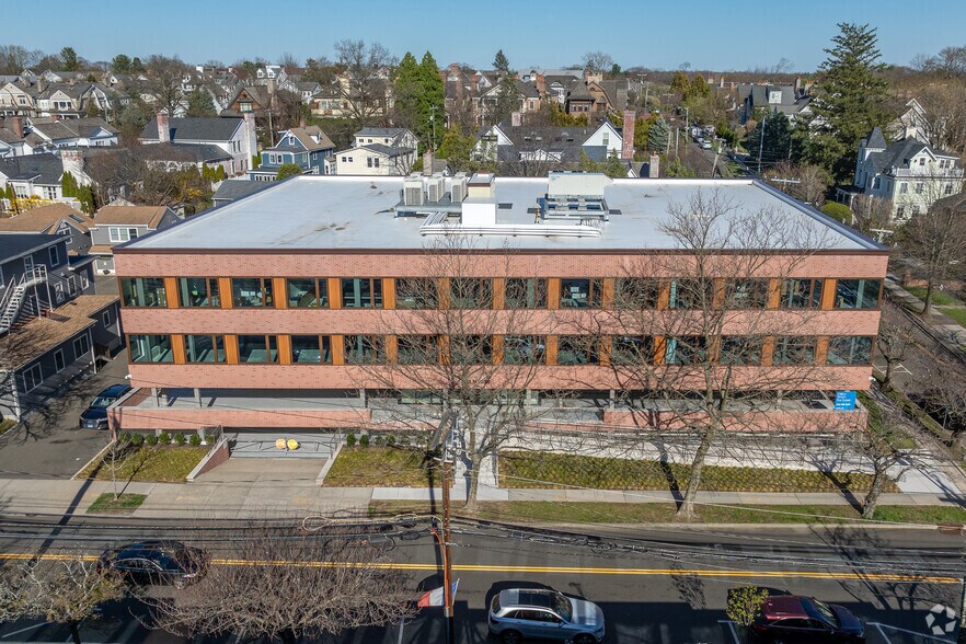 More Photos Of 145 Mason St, Greenwich Office For Lease