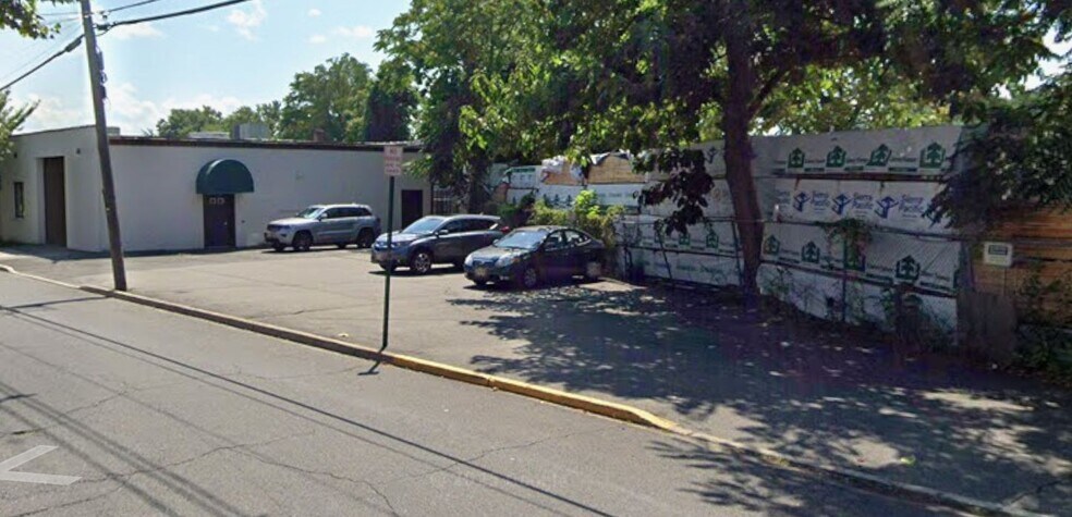 More Photos Of 176 5th Ave, Hawthorne Warehouse For Lease