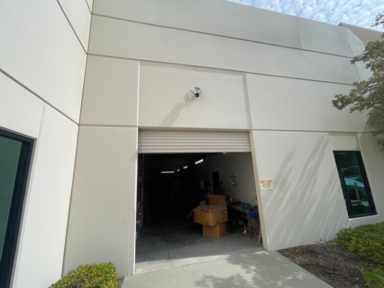 More Photos Of 42065 Zevo Dr, Temecula Warehouse For Sale