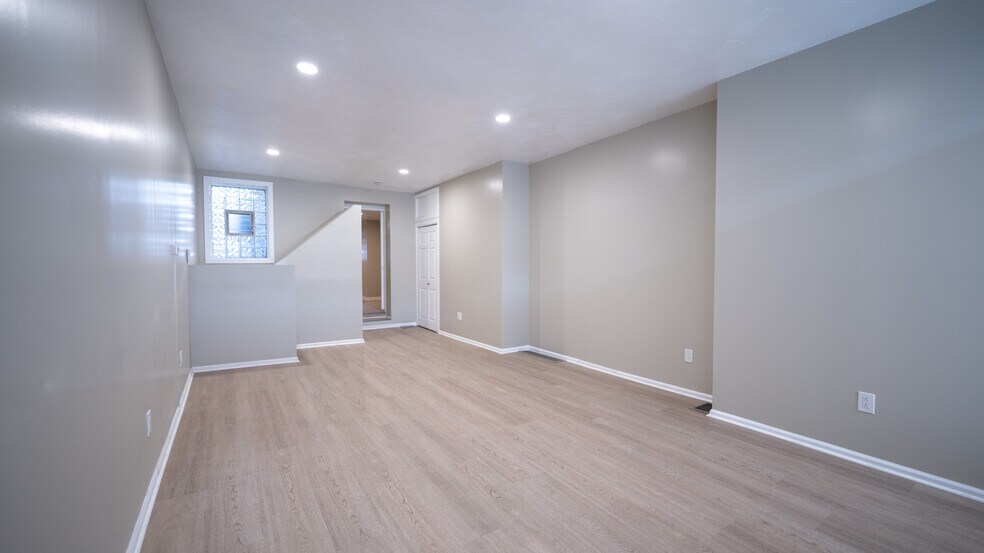 More Photos Of 1017 E Carson St, Pittsburgh Storefront Retail Residential For Lease