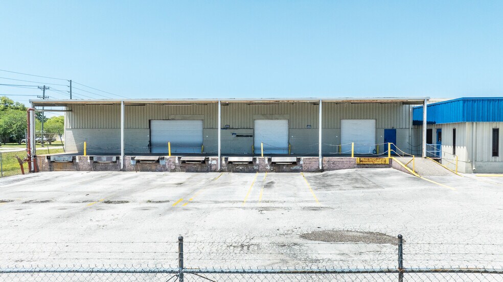 More Photos Of 2715 Crystal Lake Acres Dr, Lakeland Warehouse For Sale