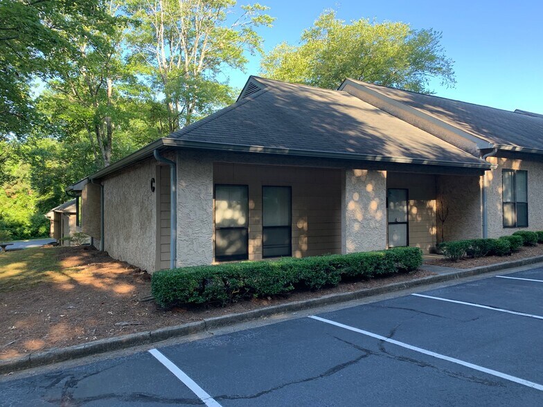 More Photos Of 875 Old Roswell Rd, Roswell Office For Sale