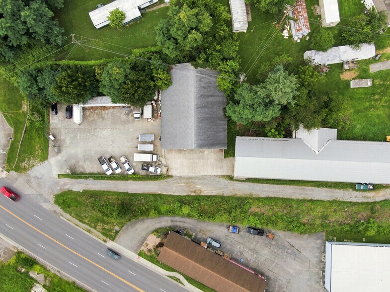 More Photos Of 890 Roanoke St, Christiansburg Warehouse For Lease