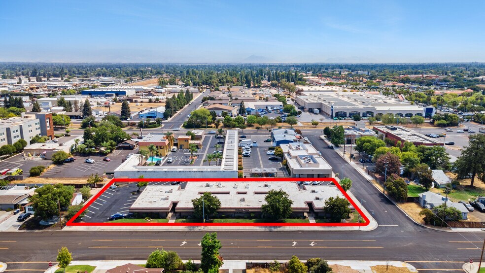 More Photos Of 1629 Pollasky Ave, Clovis Office For Sale