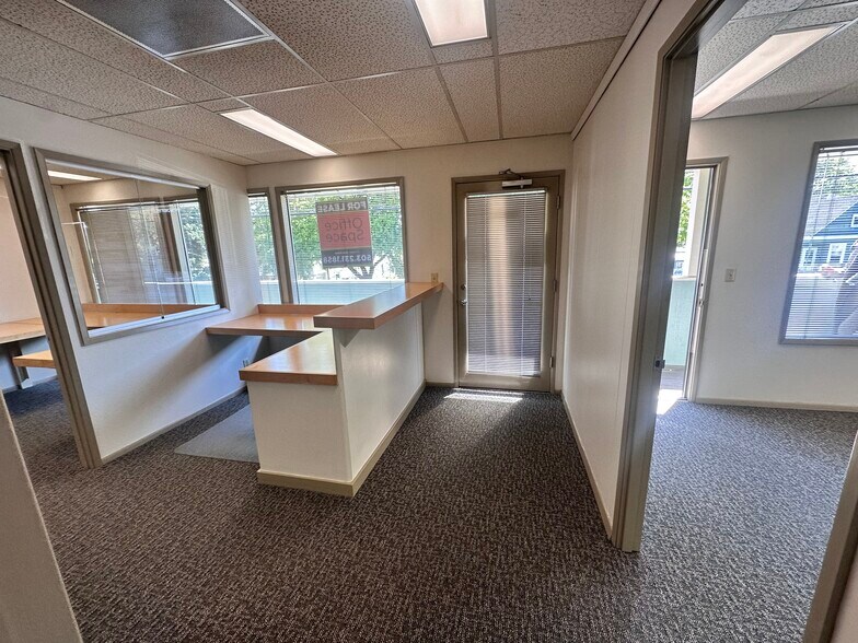 More Photos Of 3701 SE Milwaukie Ave, Portland Medical For Lease