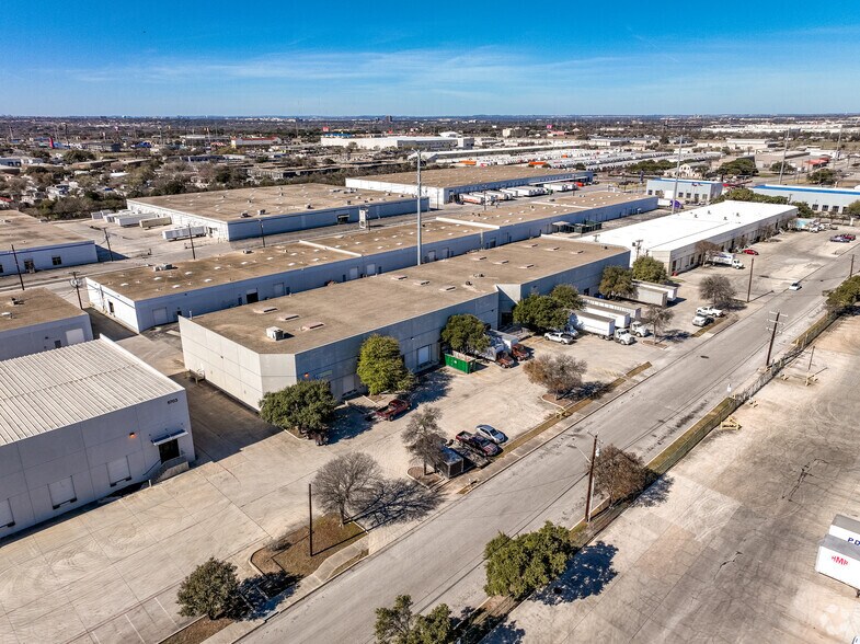 More Photos Of 5813 Distribution, San Antonio Warehouse For Lease