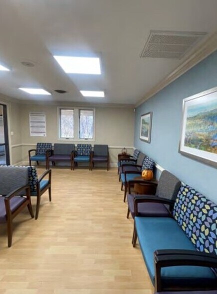 More Photos Of 2811 Linkhorne Dr, Lynchburg Medical For Lease