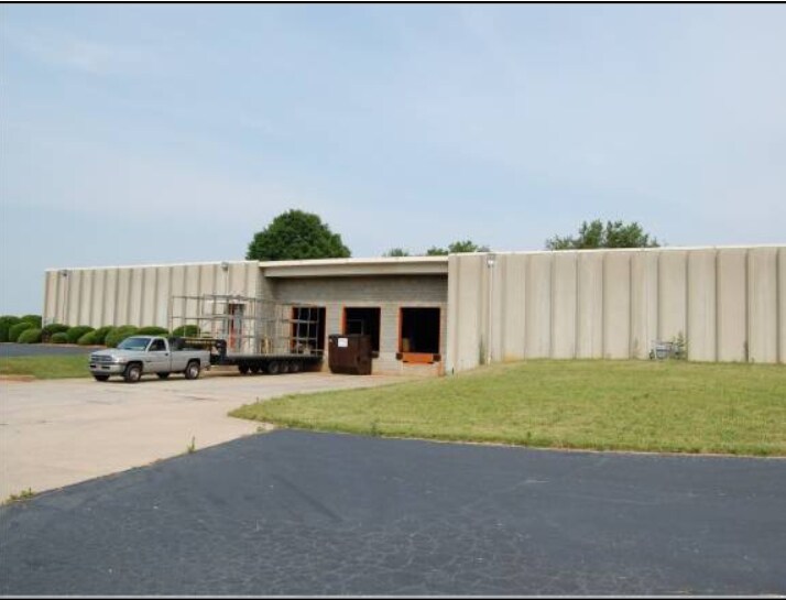 More Photos Of 4095 Old Salisbury Rd, Lexington Warehouse For Lease