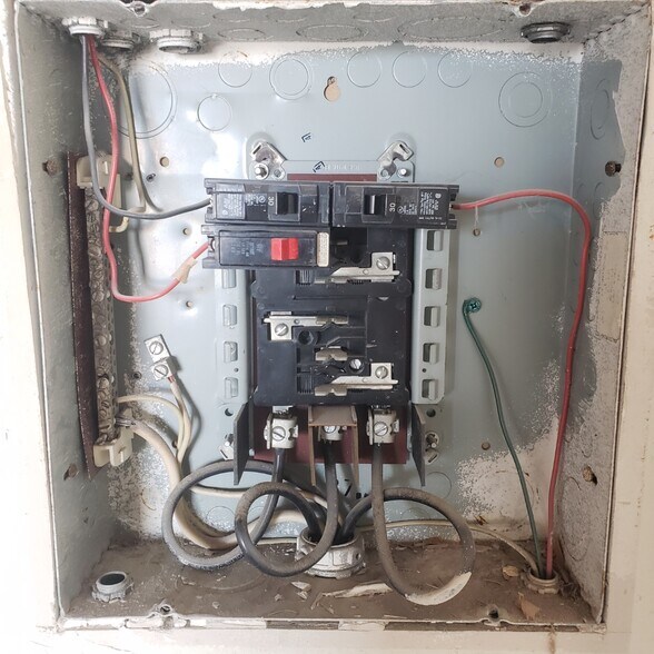 More Photos Of 1715-1753 E Borchard Ave, Santa Ana Manufacturing For Lease