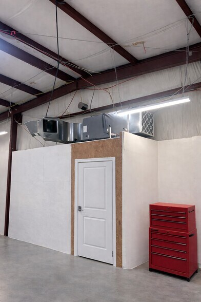 More Photos Of 26836 Lewes Georgetown Hwy, Harbeson Warehouse For Lease
