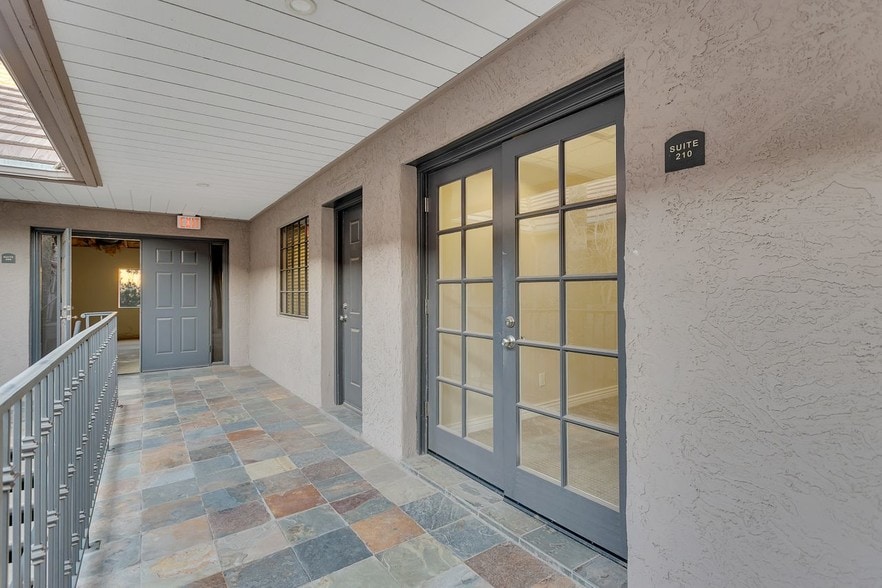 More Photos Of 4539 N 22nd St, Phoenix Office Residential For Lease