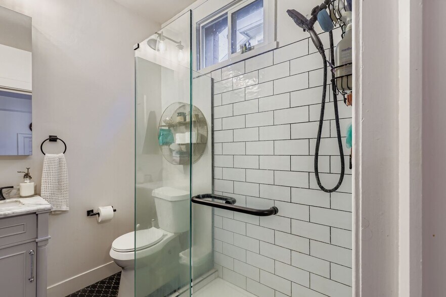 More Photos Of 852 N Clarkson St, Denver Apartments For Sale