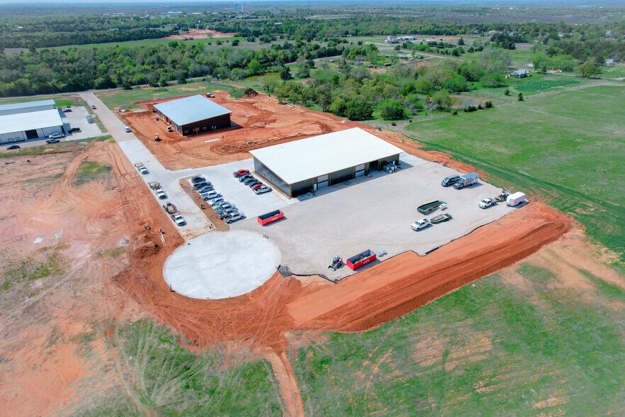 More Photos Of 1662 Freedom Market Pl, Edmond Warehouse For Lease