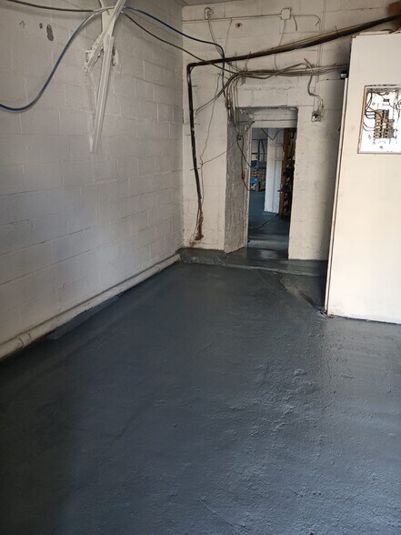 More Photos Of 6103 Strickland Ave, Brooklyn Warehouse For Lease
