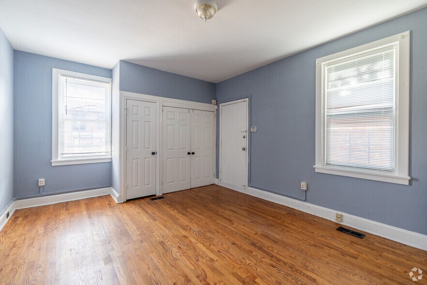 More Photos Of 1015 Cathedral St, Baltimore Apartments For Lease