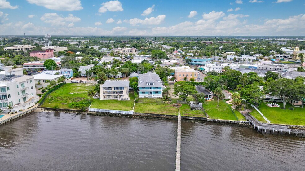 More Photos Of 15 SE Seminole St, Stuart Multifamily For Sale