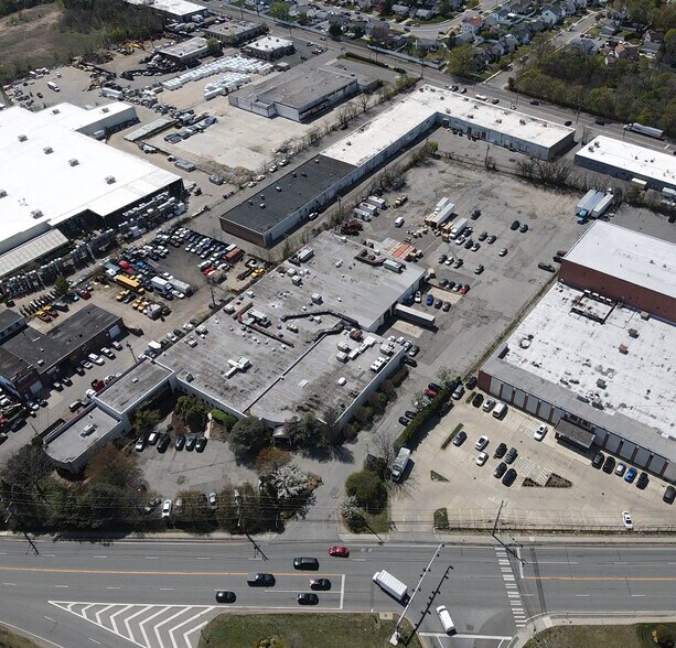 More Photos Of 840 S Broadway, Hicksville Manufacturing For Lease