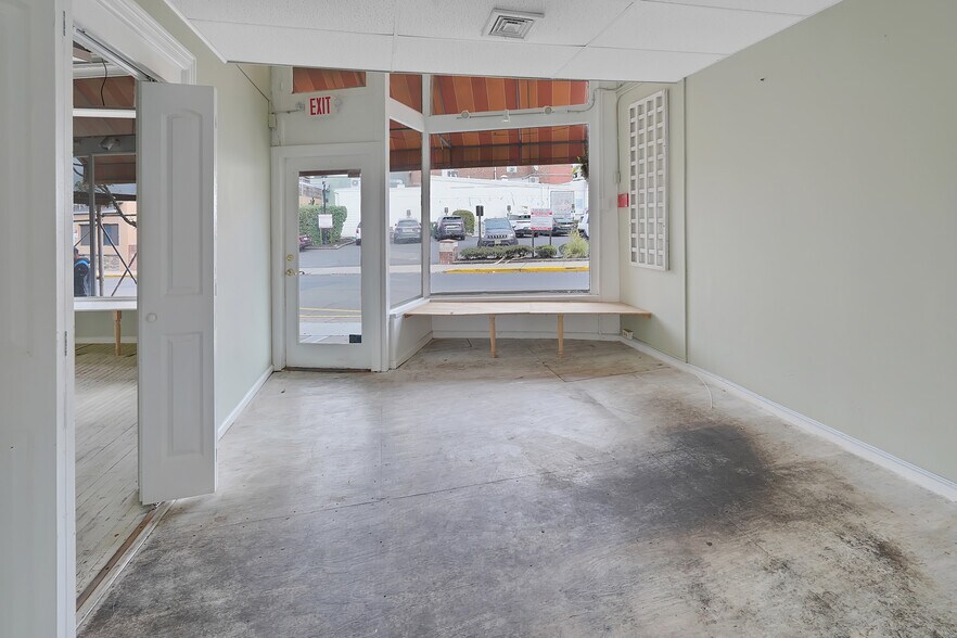 More Photos Of 5 Wharf Ave, Red Bank General Retail For Lease