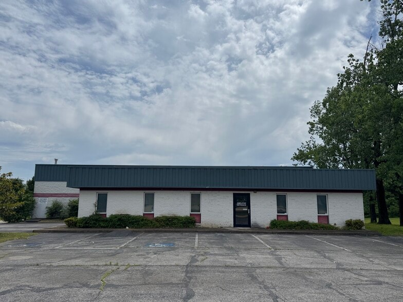 Primary Photo Of 855 Mitchell Road Ext, Tupelo Flex For Sale