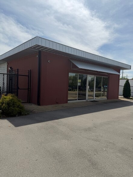 More Photos Of 1218 E Magnolia Ave, Knoxville Freestanding For Lease