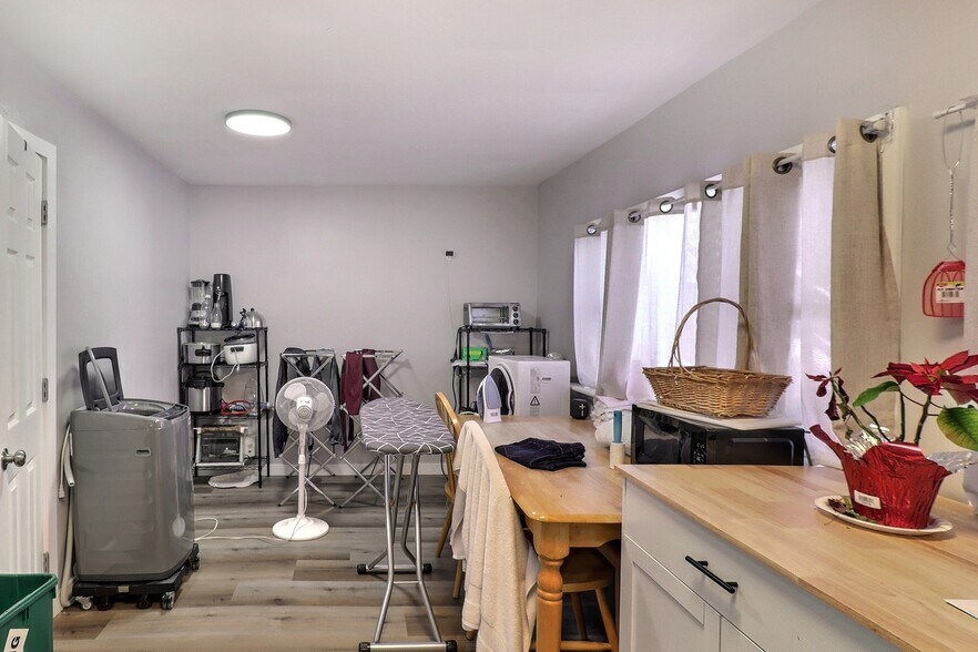 More Photos Of 306 Merwinsburg Rd, Effort Apartments For Sale
