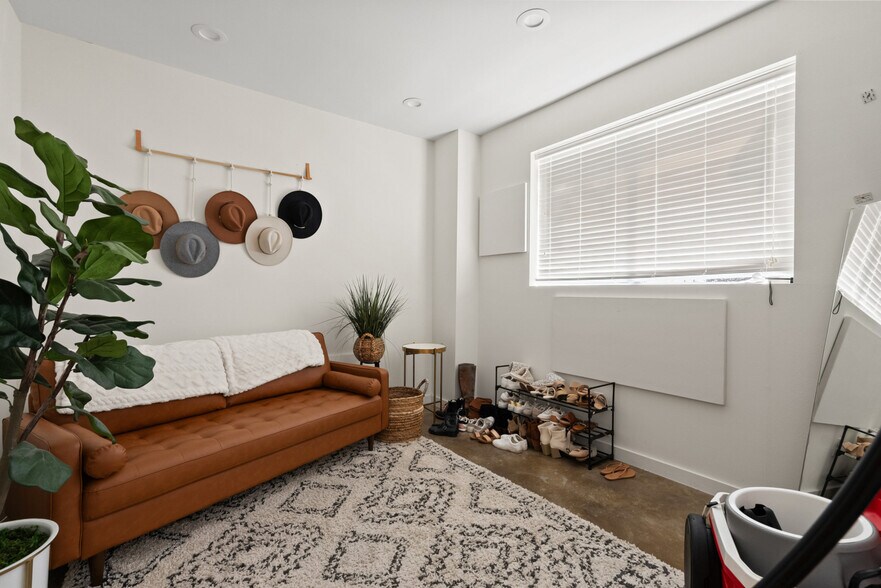 More Photos Of 2000 Windy Ter, Cedar Park Warehouse For Sale