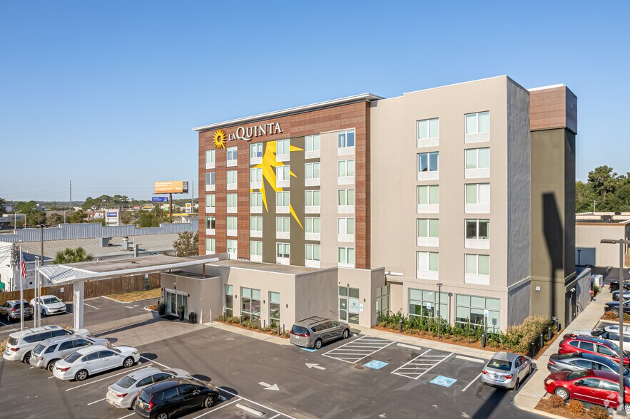 More Photos Of 3650 Airport Blvd, Mobile Hotel For Sale