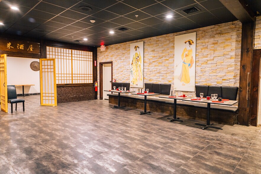 More Photos Of 347 Shattuck Way, Newington General Retail For Sale