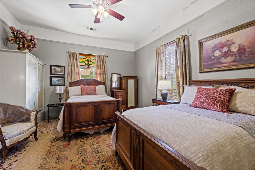 More Photos Of 303 W Austin St, Fredericksburg Office Residential For Sale